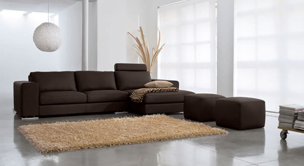 Divano con chaise-longue in pelle modello Central Tino Mariani, artigianale e su misura