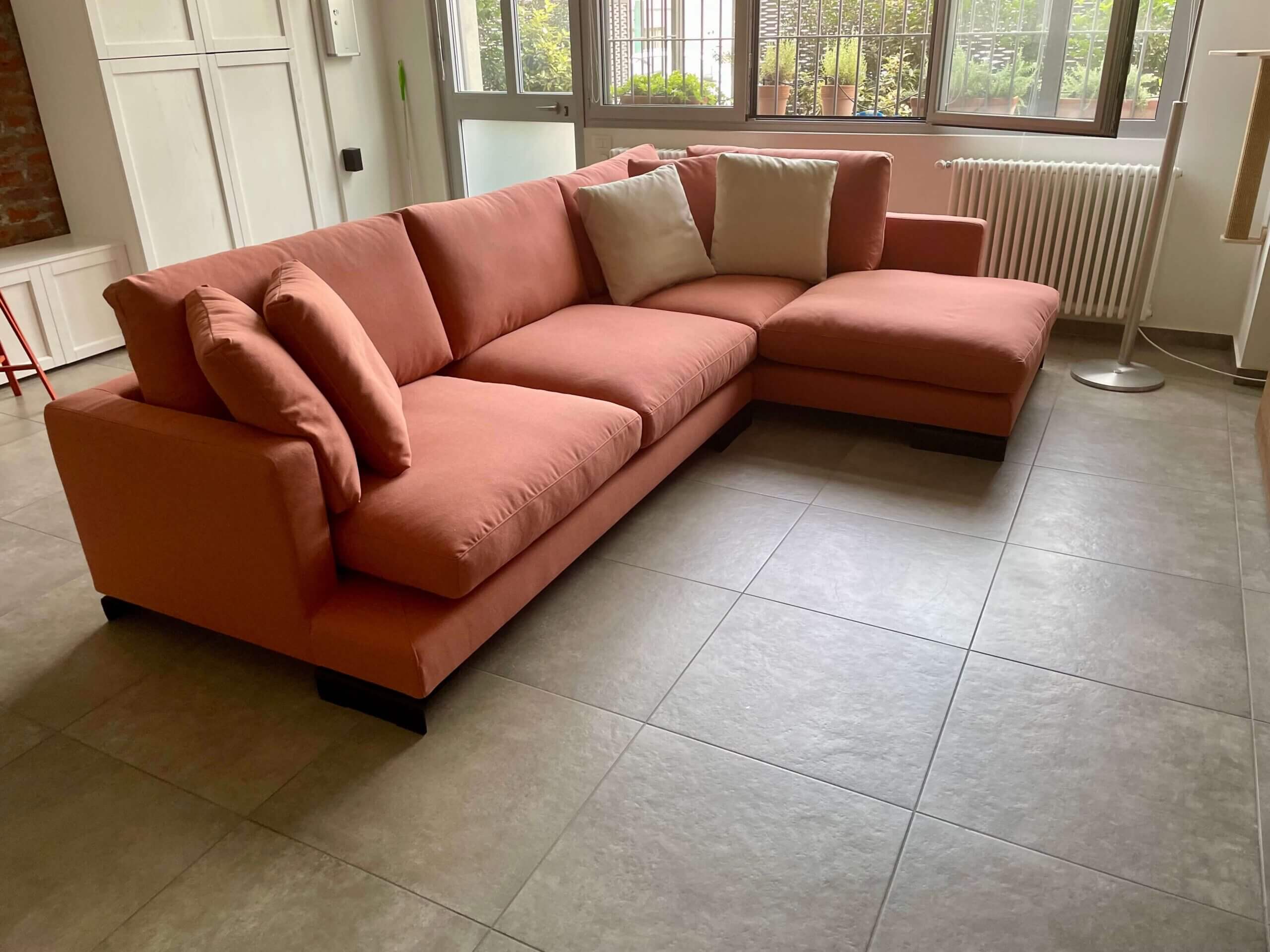 divano angolare isola in tessuto tino mariani