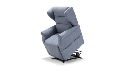 Poltrone Relax Alza Persona Pronta Consegna. Scopri la comodità e la funzionalità delle poltrone con alzata assistita Tino Mariani.