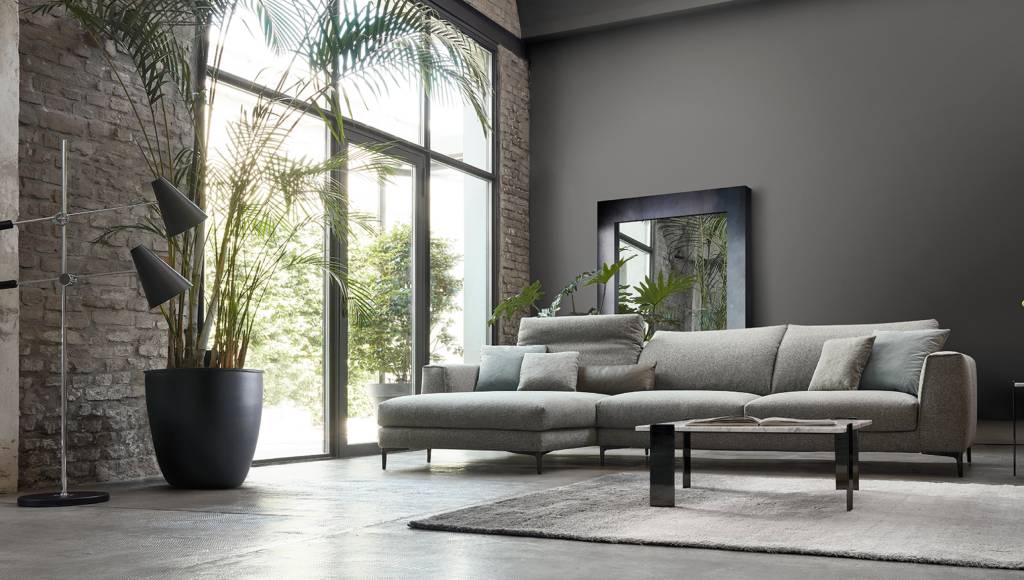 Catalogo divani moderni con chaise longue su misura Tino Mariani a Lissone