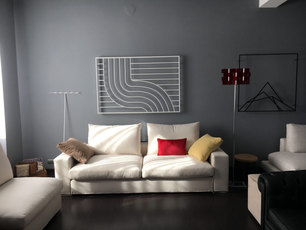 divani e poltrone artigianali in pelle e tessuto Tino Mariani Lissone