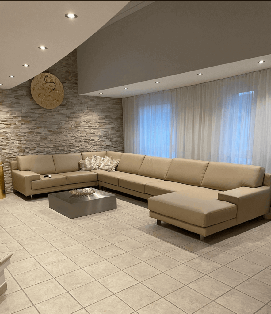 Divani Su Misura Personalizzati di Tino Mariani. Scopri i divani artigianali su misura a Lissone!