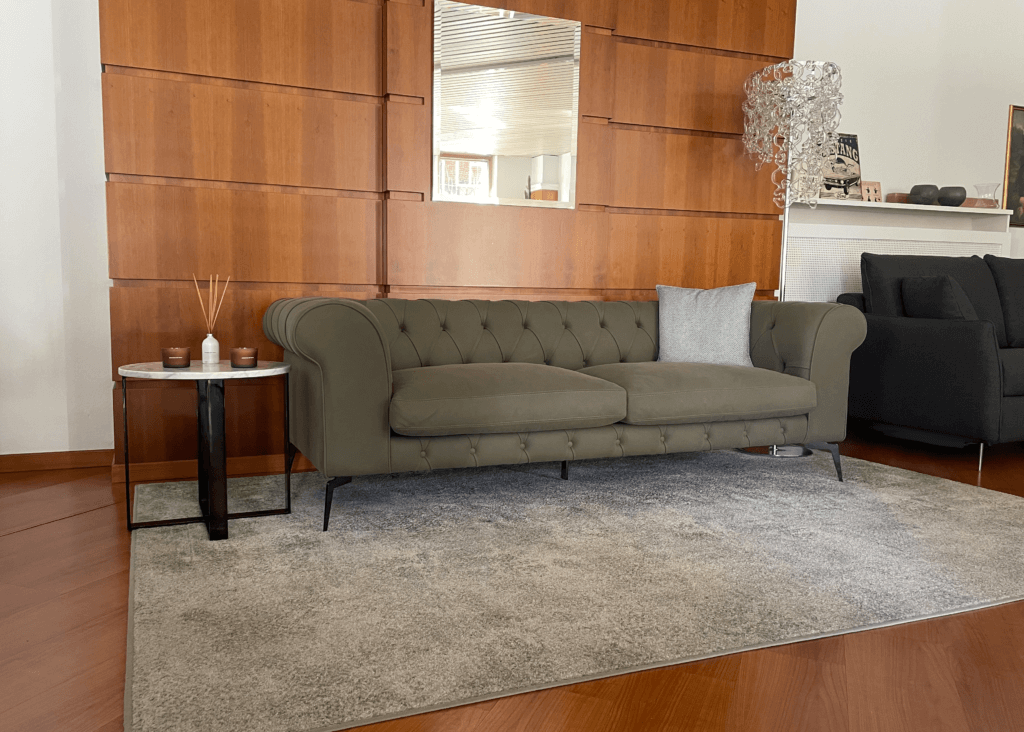 Divano Chesterfiled In Pelle Pieno Fiore Colore Muschio Tino Mariani