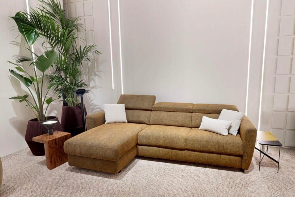 Divano letto di design con chaise longue modello Modular Pro in tessuto sfoderabile by Tino Mariani