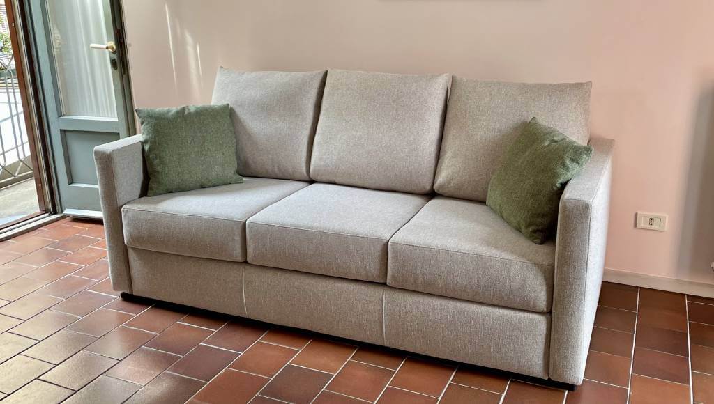 Divano letto matrimoniale Rotterdam 3 posti con materasso HR30, ideale per uso quotidiano – Tino Mariani