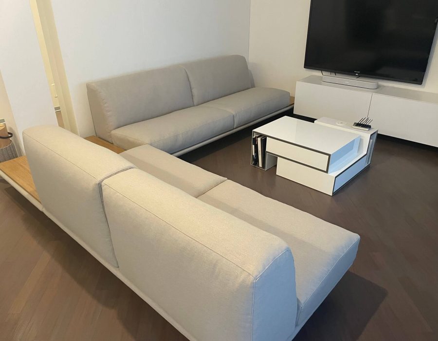 Divano angolare Su Misura in tessuto sfoderabile anti macchia Peter di Tino Mariani