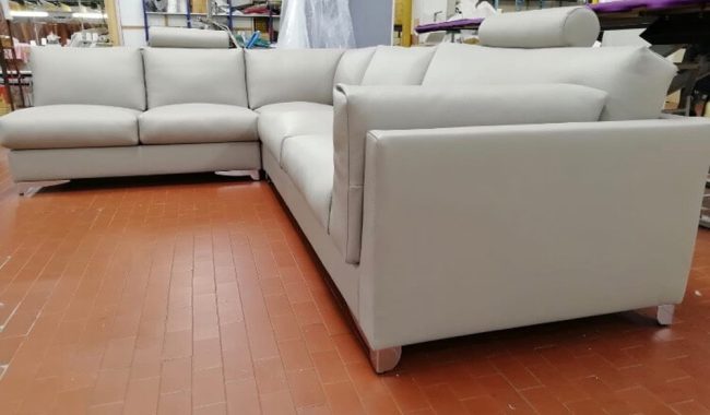 Divano Angolare In Pelle Fiore Colore Tortora Su Misura Tino Mariani