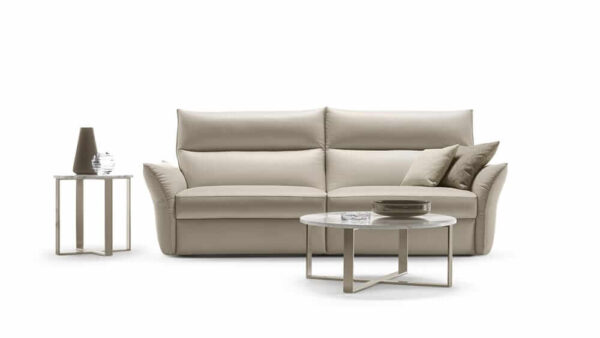 Divano relax moderno Madeira: nuovo divano relax di stile moderno con sistema di regolazione del poggiatesta. Angolare, lineare, con chaise-longue.