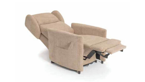 Poltrona reclinabile per disabili Nicole con alzapersona in vendita da Tino Mariani