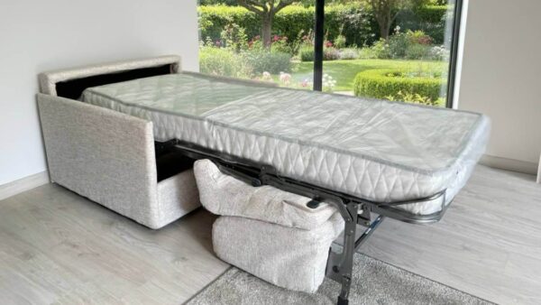 Poltrona letto Tino Mariani con materasso alto 18 cm e vano porta guanciali