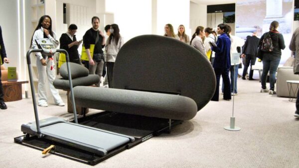 Stone: pouf multifunzione nella versione con tapis roulant estraibile, ideale per l’arredo salvaspazio e con funzione fitness.