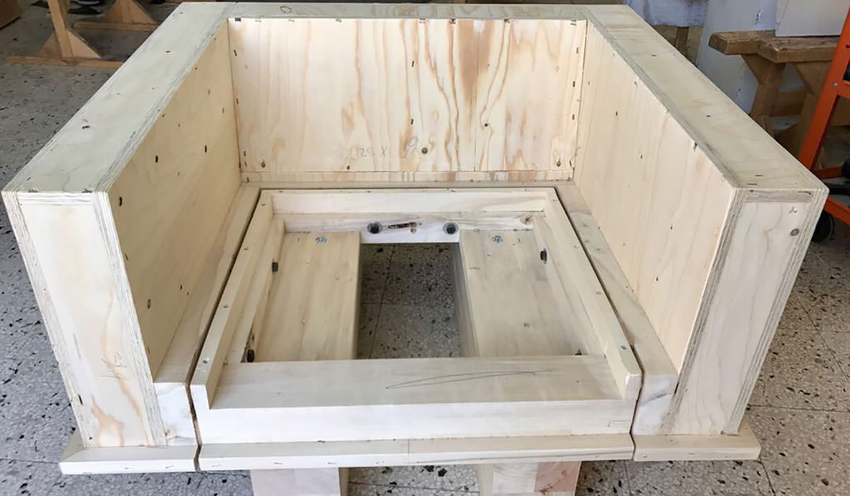 Struttura In Legno Massello Poltrona Su Disegno